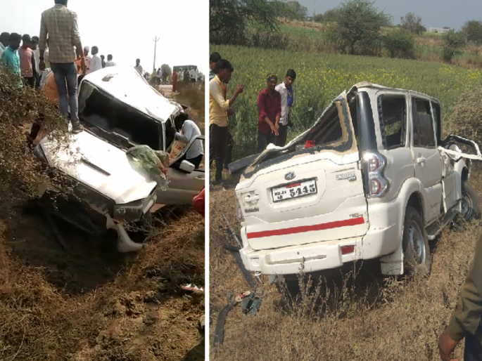 Terrible accident! A running jeep plunged into a ditch due to a burst tire on the highway | १२ प्रवासी थोडक्यात बचावले; हायवेवर टायर फुटल्याने धावती जीप खड्ड्यात उलटली Terrible accident! A running jeep plunged into a ditch due to a burst tire on the highway | १२ प्रवासी थोडक्यात बचावले; हायवेवर टायर फुटल्याने धावती जीप खड्ड्यात उलटली