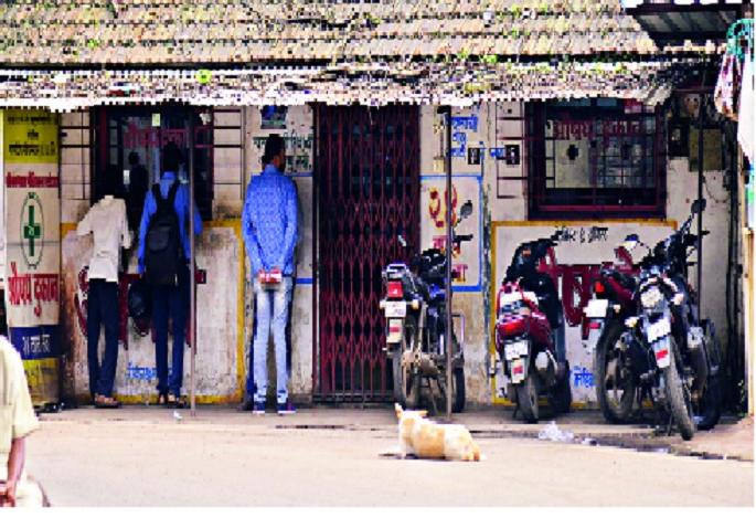 Printed on the main distributor of 'Vishvadhara' | ‘जीवनधारा’च्या मुख्य वितरकावर छापा -: सरकारी औषधांची विक्री प्रकरण  Printed on the main distributor of 'Vishvadhara' | ‘जीवनधारा’च्या मुख्य वितरकावर छापा -: सरकारी औषधांची विक्री प्रकरण