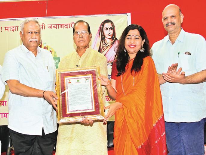 Development of villages is the development of the country: Shweta Shalini; honored from Social Responsibility Group | खेड्यांचा विकास म्हणजे देशाचा विकास : श्वेता शालिनी; सोशल रिस्पॉन्सिबिलिटी समूहातर्फे गौरव Development of villages is the development of the country: Shweta Shalini; honored from Social Responsibility Group | खेड्यांचा विकास म्हणजे देशाचा विकास : श्वेता शालिनी; सोशल रिस्पॉन्सिबिलिटी समूहातर्फे गौरव