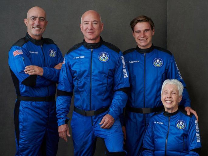 jeff bezos space tour and its impact on earth | ‘अंतराळा’त तरंगण्याचा सोस पृथ्वीला सोसवेल का? jeff bezos space tour and its impact on earth | ‘अंतराळा’त तरंगण्याचा सोस पृथ्वीला सोसवेल का?