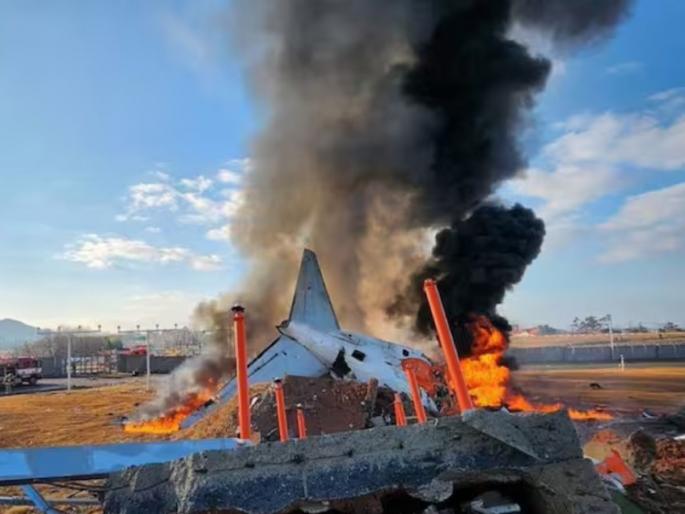 south korea plane crash jeju airlines passenger texted to family should i say last words | भयंकर! समोर मृत्यू दिसत होता, 'त्याने' कुटुंबीयांना केला मेसेज, म्हणाला, "शेवटचे शब्द..." south korea plane crash jeju airlines passenger texted to family should i say last words | भयंकर! समोर मृत्यू दिसत होता, 'त्याने' कुटुंबीयांना केला मेसेज, म्हणाला, "शेवटचे शब्द..."