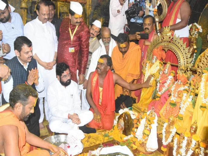 Yelkot Yelkot Jai Malhar! Chief Minister and Deputy Chief Minister visited Malhari Martanda | येळकोट येळकोट जय मल्हार! मुख्यमंत्री आणि उपमुख्यमंत्र्यांनी घेतले मल्हारी मार्तंडाचे दर्शन