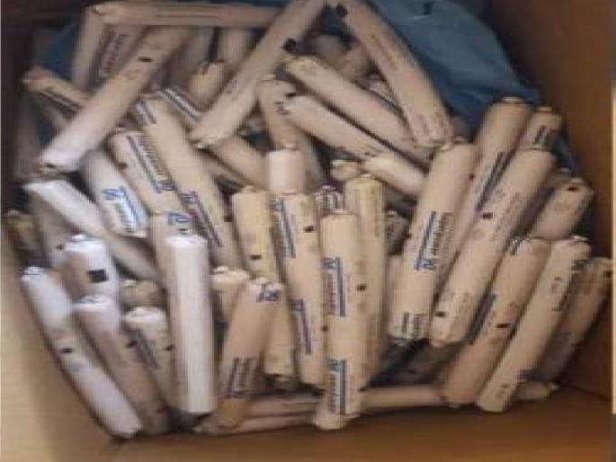 Gelatin sticks seized at Amberi check post, case registered against two | Sindhudurg: आंबेरी तपासणी नाक्यावर जिलेटीन कांड्या जप्त, दोघांवर गुन्हा दाखल  Gelatin sticks seized at Amberi check post, case registered against two | Sindhudurg: आंबेरी तपासणी नाक्यावर जिलेटीन कांड्या जप्त, दोघांवर गुन्हा दाखल