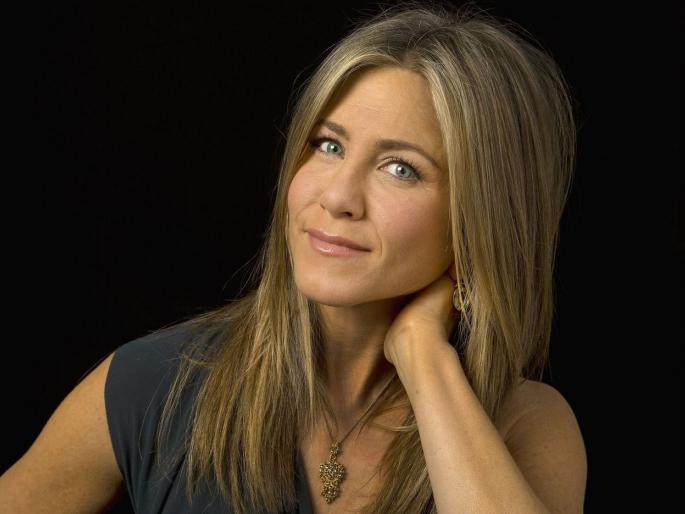 The world's most beautiful woman, Jennifer Aniston marriage broke in two years | जगातील सुंदर महिला ठरलेल्या जेनिफर अॅनिस्टनचा दोन वर्षात मोडला संसार The world's most beautiful woman, Jennifer Aniston marriage broke in two years | जगातील सुंदर महिला ठरलेल्या जेनिफर अॅनिस्टनचा दोन वर्षात मोडला संसार