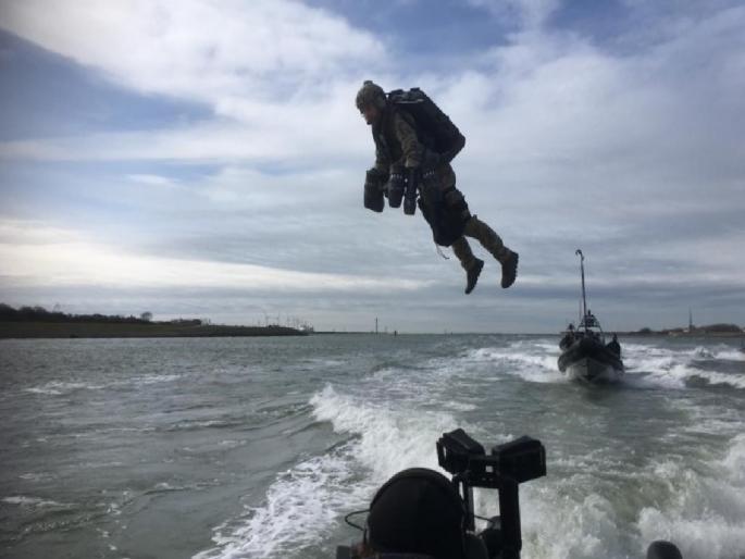 Indian Army Jet Pack Suit : Indian soldiers to get 'Iron Man' suits; Indian Army orders jetpack suits | भारतीय सैनिकांकडे येणार 'Iron Man' सूट; इंडियन आर्मीने दिली जेटपॅक सूटची ऑर्डर Indian Army Jet Pack Suit : Indian soldiers to get 'Iron Man' suits; Indian Army orders jetpack suits | भारतीय सैनिकांकडे येणार 'Iron Man' सूट; इंडियन आर्मीने दिली जेटपॅक सूटची ऑर्डर