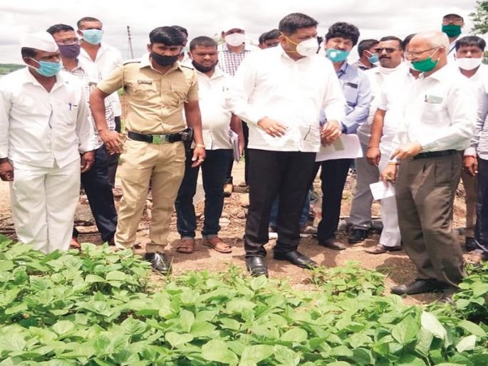 No guarantee for crops, no water for agriculture .. Farmers express their grievances to Minister of State Tanpure | पिकांना हमीभाव नाही, शेतीला पाणीही नाही.. राज्यमंत्री तनपुरेंकडे शेतकऱ्यांनी व्यक्त केली खदखद
