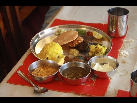The number of Shivbhojan plates in the city has increased by half | नगरमध्ये शिवभोजन थाळीसंख्येत दीडपट वाढ The number of Shivbhojan plates in the city has increased by half | नगरमध्ये शिवभोजन थाळीसंख्येत दीडपट वाढ