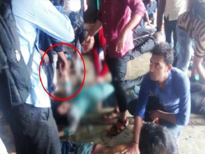 Elphinstone Accident: Jewelry Theft of a Dead Woman | एल्फिन्स्टन दुर्घटना: मृत महिलेच्या अंगावरील दागिन्याची चोरी Elphinstone Accident: Jewelry Theft of a Dead Woman | एल्फिन्स्टन दुर्घटना: मृत महिलेच्या अंगावरील दागिन्याची चोरी