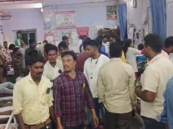 An armed clash between two factions at Warood over an old dispute; 19 injured in both groups | जुन्या वादातून वरूड येथे दोन गटात सशस्त्र हाणामारी; दोन्ही गटातील १९ जखमी