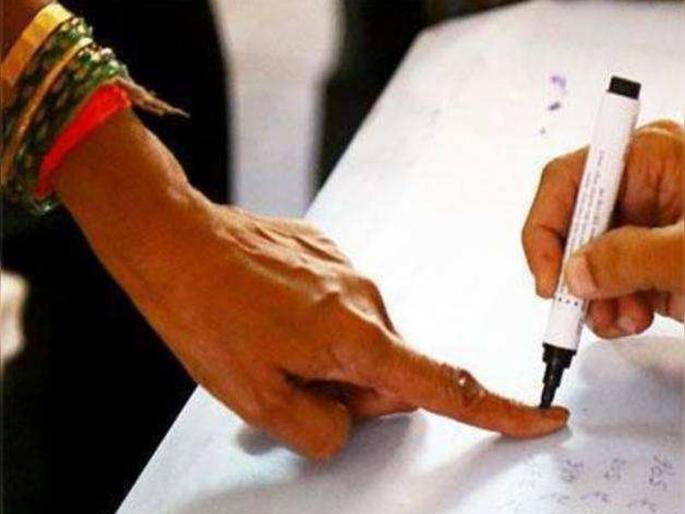 Politics warmed in 526 villages; Awaiting sarpanch reservation in amravati | ५२६ गावांमध्ये राजकारण तापले; सरपंच आरक्षणाची प्रतीक्षा Politics warmed in 526 villages; Awaiting sarpanch reservation in amravati | ५२६ गावांमध्ये राजकारण तापले; सरपंच आरक्षणाची प्रतीक्षा