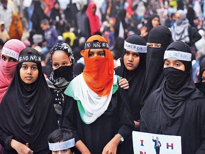 Women resolve to intensify agitation in Nagpada | नागपाड्यातील आंदोलन अधिक तीव्र करण्याचा महिलांचा निर्धार Women resolve to intensify agitation in Nagpada | नागपाड्यातील आंदोलन अधिक तीव्र करण्याचा महिलांचा निर्धार