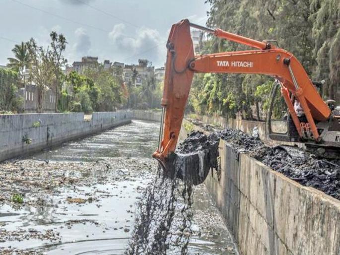 Go to the place and see if the drains are being cleaned properly?; Commissioner's order of mumbai | जागेवर जाऊन पाहा, नालेसफाई नीट होतेय का?; मुंबईची तुंबई रोखण्यासाठी आयुक्तांचे आदेश Go to the place and see if the drains are being cleaned properly?; Commissioner's order of mumbai | जागेवर जाऊन पाहा, नालेसफाई नीट होतेय का?; मुंबईची तुंबई रोखण्यासाठी आयुक्तांचे आदेश