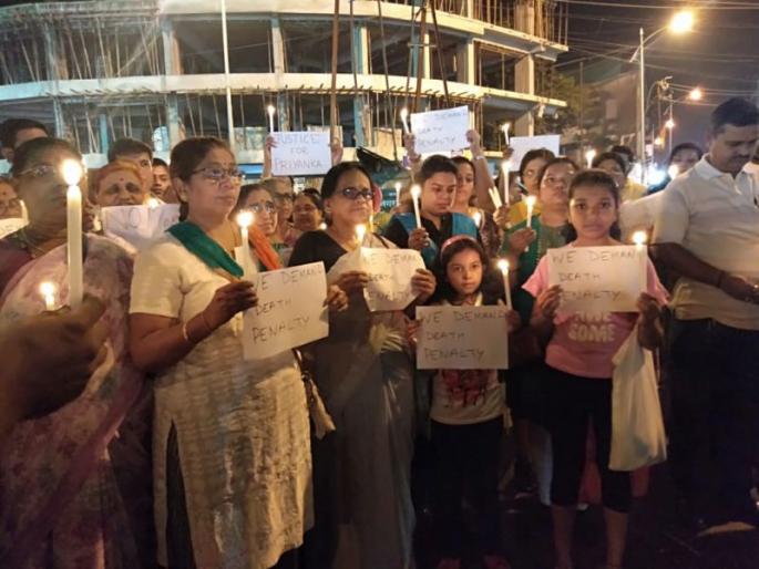 Woman protests in Kalyan for murder after raping doctor girl | डॉक्टर तरुणीवर बलात्कारानंतर हत्याप्रकरणी कल्याणमध्ये निषेध Woman protests in Kalyan for murder after raping doctor girl | डॉक्टर तरुणीवर बलात्कारानंतर हत्याप्रकरणी कल्याणमध्ये निषेध