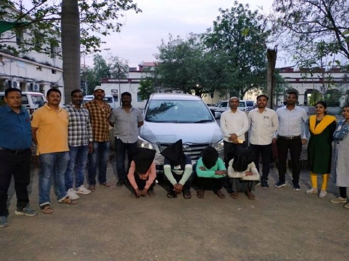 Gang stealing cards and batteries from mobile towers exposed, four arrested | मोबाईल टाॅवरमधील कार्ड, बॅटरी चोरणारी टोळी गजाआड Gang stealing cards and batteries from mobile towers exposed, four arrested | मोबाईल टाॅवरमधील कार्ड, बॅटरी चोरणारी टोळी गजाआड