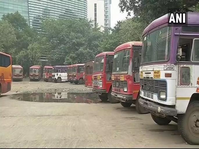 ST's 59 depots closed even after Court Slashed; leader ordered to appear in High Court | ST Strike: काेर्टाच्या बडग्यानंतरही एसटीची 59 आगार बंदच; कामगार नेत्याला उच्च न्यायालयात हजर राहण्याचे आदेश ST's 59 depots closed even after Court Slashed; leader ordered to appear in High Court | ST Strike: काेर्टाच्या बडग्यानंतरही एसटीची 59 आगार बंदच; कामगार नेत्याला उच्च न्यायालयात हजर राहण्याचे आदेश