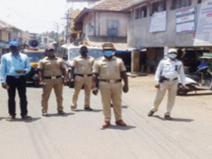 Follow the rules of lockdown | लाॅकडाऊनच्या नियमांचे पालन करा Follow the rules of lockdown | लाॅकडाऊनच्या नियमांचे पालन करा