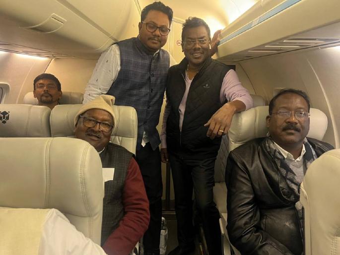 Grand Alliance MLAs from Jharkhand have left for Hyderabad | झारखंमडध्ये राजकीय घडामोडींना वेग! दोन चार्टर्ड विमाने तयार, महाआघाडीचे आमदार हैदराबादला जाणार Grand Alliance MLAs from Jharkhand have left for Hyderabad | झारखंमडध्ये राजकीय घडामोडींना वेग! दोन चार्टर्ड विमाने तयार, महाआघाडीचे आमदार हैदराबादला जाणार