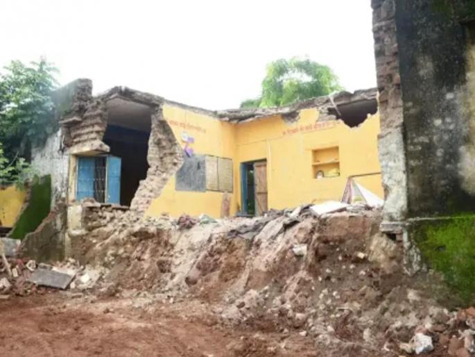 jhalawar school collapse news mother cry children lost in tragedy | ‘मेरे घर के आँगन में खेलने वाला कोई नहीं बचा’; झालावाड दुर्घटनेत मुले गमावली, आईचा आक्रोश jhalawar school collapse news mother cry children lost in tragedy | ‘मेरे घर के आँगन में खेलने वाला कोई नहीं बचा’; झालावाड दुर्घटनेत मुले गमावली, आईचा आक्रोश
