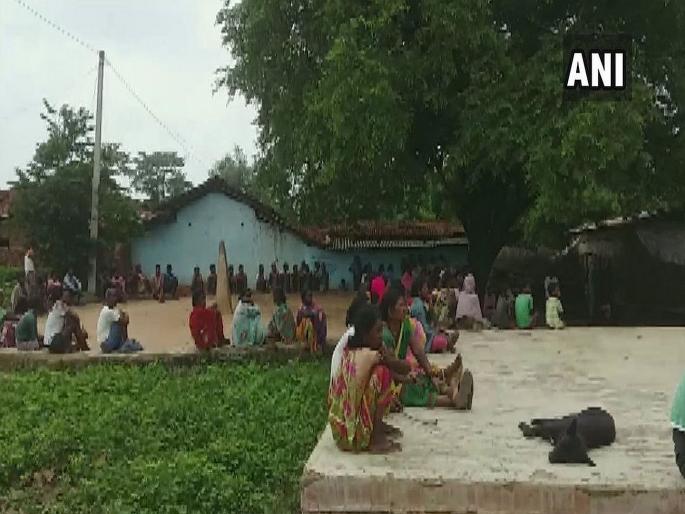 jharkhand gumala four people beating and murder in suspicion of witchcraft | धक्कादायक! अंधश्रद्धेतून 4 जणांची बेदम मारहाण करून हत्या jharkhand gumala four people beating and murder in suspicion of witchcraft | धक्कादायक! अंधश्रद्धेतून 4 जणांची बेदम मारहाण करून हत्या