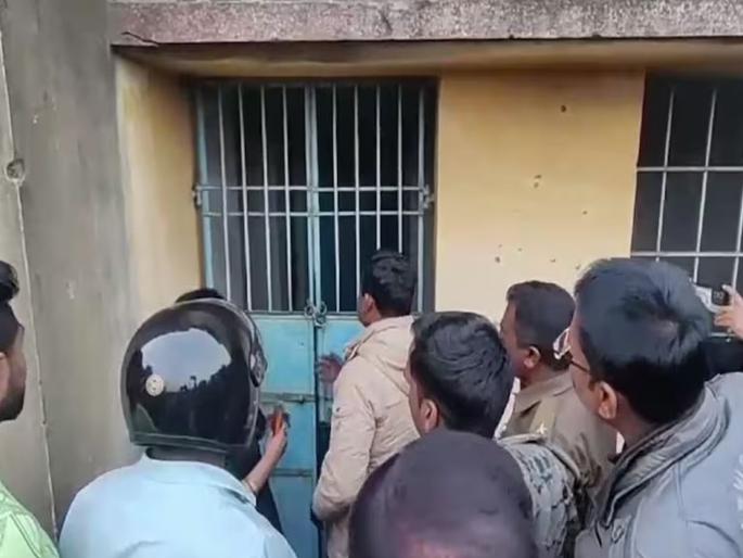 Strange sounds were coming from the Gram Panchayat office, when the villagers peeked in, they saw something... | ग्रामपंचायतीच्या कार्यालयातून येत होते चित्रविचित्र आवाज, ग्रामस्थ डोकावले तेव्हा दिसलं असं काही... Strange sounds were coming from the Gram Panchayat office, when the villagers peeked in, they saw something... | ग्रामपंचायतीच्या कार्यालयातून येत होते चित्रविचित्र आवाज, ग्रामस्थ डोकावले तेव्हा दिसलं असं काही...