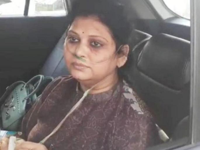 woman returned home after defeating Corona beaten by husband and daughter | CoronaVirus News: धक्कादायक! कोरोनामुक्त होऊन घरी परतलेल्या महिलेला नवरा अन् मुलीकडून मारहाण; चाकूनं जीवघेणा हल्ला woman returned home after defeating Corona beaten by husband and daughter | CoronaVirus News: धक्कादायक! कोरोनामुक्त होऊन घरी परतलेल्या महिलेला नवरा अन् मुलीकडून मारहाण; चाकूनं जीवघेणा हल्ला