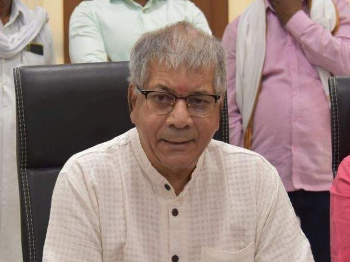 Common man and no leader should be vulnerable; Prakash Ambedkar's statement on the threat case | सामान्य माणूस अन् कुठलाही नेता असुरक्षित होऊ नये; धमकी प्रकरणावर प्रकाश आंबेडकरांचं विधान Common man and no leader should be vulnerable; Prakash Ambedkar's statement on the threat case | सामान्य माणूस अन् कुठलाही नेता असुरक्षित होऊ नये; धमकी प्रकरणावर प्रकाश आंबेडकरांचं विधान