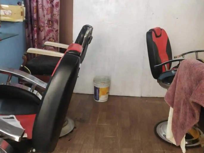 Raped a minor girl in the back room of the saloon; Shocking incident in Navi Mumbai | सलूनच्या मागील रुममध्ये अल्पवयीन मुलीवर केला बलात्कार; नवी मुंबईमधील धक्कादायक घटना Raped a minor girl in the back room of the saloon; Shocking incident in Navi Mumbai | सलूनच्या मागील रुममध्ये अल्पवयीन मुलीवर केला बलात्कार; नवी मुंबईमधील धक्कादायक घटना