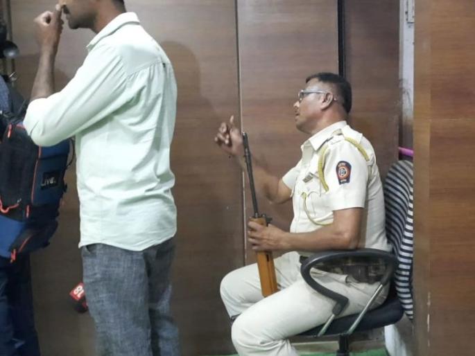 Income Tax Raids on builders establishments in Nashik; Deforestation in 75 places | नाशिकमध्ये बिल्डरर्सच्या आस्थापनांवर छापे; ७५ ठिकाणी झाडाझडती Income Tax Raids on builders establishments in Nashik; Deforestation in 75 places | नाशिकमध्ये बिल्डरर्सच्या आस्थापनांवर छापे; ७५ ठिकाणी झाडाझडती