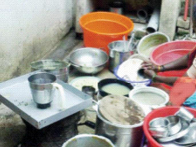 Lockdown said it collects in the stomach! | लॉकडाऊन म्हटले की पोटात गोळा येतो! Lockdown said it collects in the stomach! | लॉकडाऊन म्हटले की पोटात गोळा येतो!