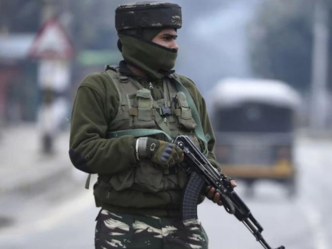 Kashmir Terrorist Attack: Police officer martyred in terrorist attack; Civilian injured | Kashmir Terrorist Attack: दहशतवाद्यांच्या हल्ल्यात पोलीस अधिकारी शहीद; नागरिक जखमी Kashmir Terrorist Attack: Police officer martyred in terrorist attack; Civilian injured | Kashmir Terrorist Attack: दहशतवाद्यांच्या हल्ल्यात पोलीस अधिकारी शहीद; नागरिक जखमी