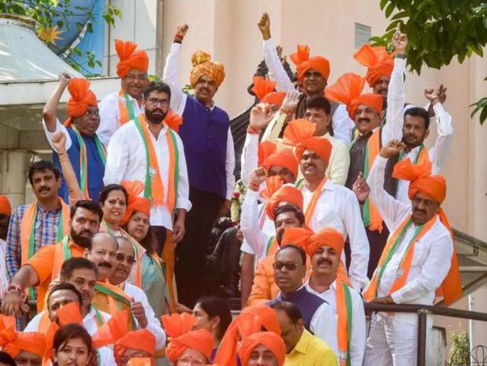 The party conducted a secret survey in all constituencies of BJP MLAs in Maharashtra | रिपोर्ट कार्ड हाती आले अन् महाराष्ट्राचे भाजपा आमदार अचंबित झाले; उणिवांवर बोट ठेवत पक्षाने दिली तंबी The party conducted a secret survey in all constituencies of BJP MLAs in Maharashtra | रिपोर्ट कार्ड हाती आले अन् महाराष्ट्राचे भाजपा आमदार अचंबित झाले; उणिवांवर बोट ठेवत पक्षाने दिली तंबी