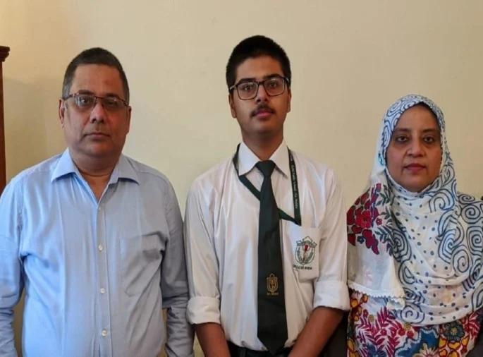 Mohammad Zaid Hussain scored 100 marks out of 100 in Sanskrit noida | मोहम्मद जैद हुसेनने संस्कृत विषयात मिळवले शंभर पैकी 100 गुण Mohammad Zaid Hussain scored 100 marks out of 100 in Sanskrit noida | मोहम्मद जैद हुसेनने संस्कृत विषयात मिळवले शंभर पैकी 100 गुण