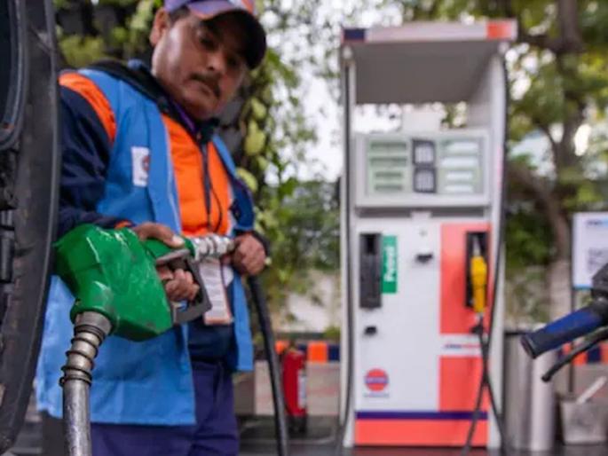 Petrol, Diesel Price Cut: VAT on fuel reduced by 17 states, waiting in Maharashtra | Petrol, Diesel Price Cut: पेट्रोल, डिझेलवरील व्हॅट 17 राज्यांनी घटवला, 'महागड्या' महाराष्ट्रात प्रतीक्षाच Petrol, Diesel Price Cut: VAT on fuel reduced by 17 states, waiting in Maharashtra | Petrol, Diesel Price Cut: पेट्रोल, डिझेलवरील व्हॅट 17 राज्यांनी घटवला, 'महागड्या' महाराष्ट्रात प्रतीक्षाच