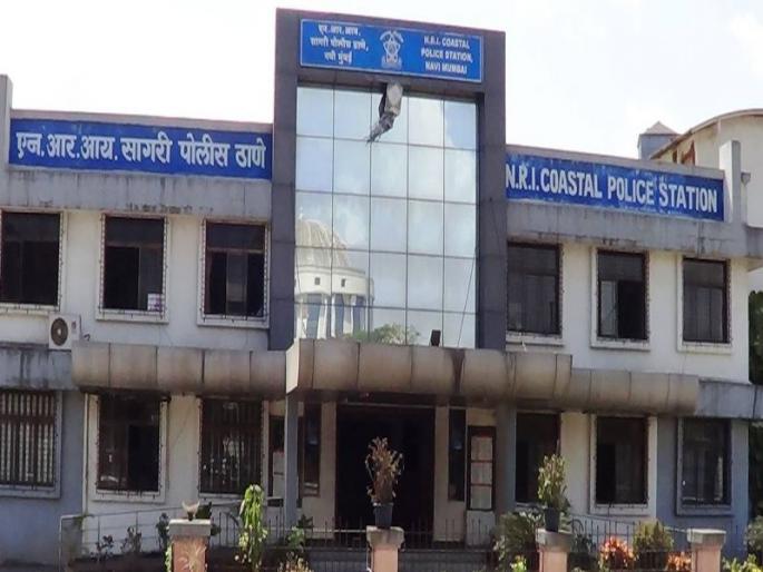 There has been an incident where an angry husband smashed his wife's head because she insisted on coming to America with her husband. | पत्नीने केला अमेरिकेचा हट्ट; पतीने फोडले पत्नीचे डोके  There has been an incident where an angry husband smashed his wife's head because she insisted on coming to America with her husband. | पत्नीने केला अमेरिकेचा हट्ट; पतीने फोडले पत्नीचे डोके