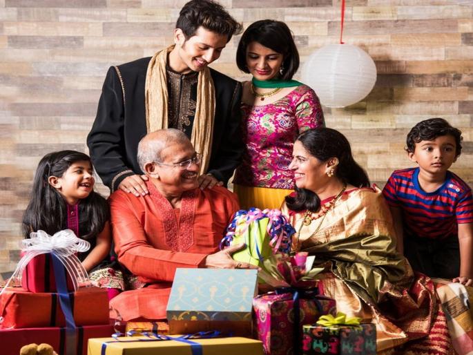 Are Diwali 'gifts' tax free? know from experts | Income Tax Diwali Tips: दिवाळीच्या ‘गिफ्ट’ टॅक्स फ्री असतात का? देण्या-घेण्याआधी जाणून घ्या....