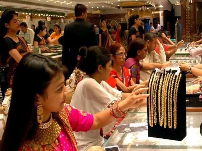 During the days of Diwali, the buying and selling of gold, silver and diamonds has crossed the figure of 2250 thousand crores. | सोने-चांदी, हिऱ्यांना २,२५० कोटींची झळाळी; देवदिवाळीपर्यंत तेजी कायम राहणार