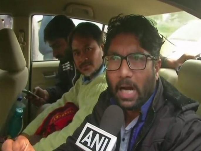 Modi is doing what he was doing with us in Gujarat says jignesh mevani delhi yuva hunkaar rally | मोदी गुजरातमध्ये आमच्यासोबत जे करत होते तेच दिल्लीत करत आहेत - जिग्नेश मेवाणी Modi is doing what he was doing with us in Gujarat says jignesh mevani delhi yuva hunkaar rally | मोदी गुजरातमध्ये आमच्यासोबत जे करत होते तेच दिल्लीत करत आहेत - जिग्नेश मेवाणी