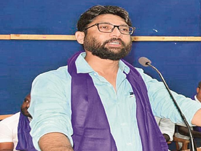 BJP starts work to slow down the constitution : Jignesh Mewani | भाजपकडून घटनेचा ढाचा ढिसूळ करण्याचे काम सुरू : जिग्नेश मेवानी BJP starts work to slow down the constitution : Jignesh Mewani | भाजपकडून घटनेचा ढाचा ढिसूळ करण्याचे काम सुरू : जिग्नेश मेवानी