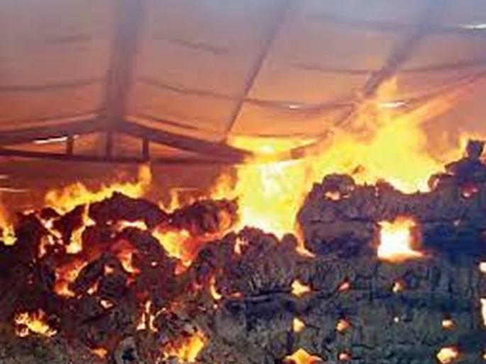 Shengaon's Jining fire; Boiler burns | शेगावच्या जिनींगला आग; बॉयलर जळून खाक Shengaon's Jining fire; Boiler burns | शेगावच्या जिनींगला आग; बॉयलर जळून खाक