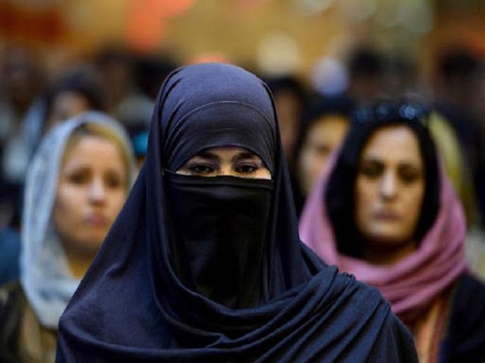 Afghanistan: Women are not required to wear burqa, but hijab is mandatory | Afghanistan: महिलांना बुर्खा घालण्याची गरज नाही, पण हिजाब बंधनकारक Afghanistan: Women are not required to wear burqa, but hijab is mandatory | Afghanistan: महिलांना बुर्खा घालण्याची गरज नाही, पण हिजाब बंधनकारक
