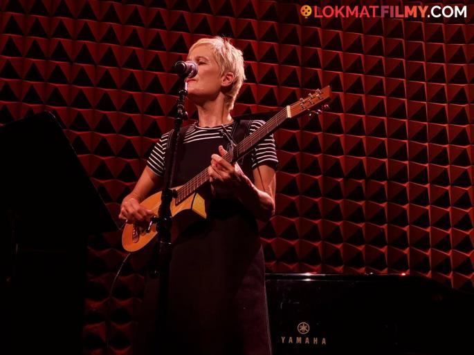 Famous singer Jill Sobule dies in house fire, breathes her last at the age of 66 | घराला लागलेल्या आगीत प्रसिद्ध गायिकेचा मृत्यू, वयाच्या ६६व्या वर्षी घेतला अखेरचा श्वास Famous singer Jill Sobule dies in house fire, breathes her last at the age of 66 | घराला लागलेल्या आगीत प्रसिद्ध गायिकेचा मृत्यू, वयाच्या ६६व्या वर्षी घेतला अखेरचा श्वास