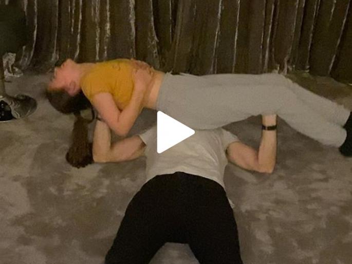 Video : James Anderson finds a unique way to train at home during coronavirus pandemic svg | Coronavirus : No Gym नो फिकर... तंदुरुस्तीसाठी इंग्लंडच्या क्रिकेटपटूचा हटके व्यायाम, पाहा व्हिडीओ