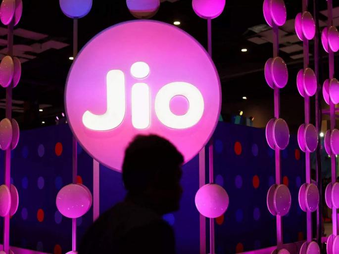 Run out of internet data for the day? Jio's cheapest plan, you can watch videos for 28 days in 122 rs | दिवसाचा इंटरनेट डेटा संपला? Jio चा स्वस्तातला प्लॅन, २८ दिवस व्हिडीओ पाहता येणार Run out of internet data for the day? Jio's cheapest plan, you can watch videos for 28 days in 122 rs | दिवसाचा इंटरनेट डेटा संपला? Jio चा स्वस्तातला प्लॅन, २८ दिवस व्हिडीओ पाहता येणार