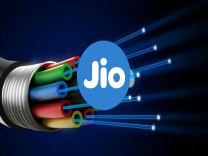 reliance jio users now can answer landline calls on smartphone know about it | रिलायन्सच्या जिओ युजर्सला मिळालं नवं अपडेट, आता मिळणार 'ही' सुविधा reliance jio users now can answer landline calls on smartphone know about it | रिलायन्सच्या जिओ युजर्सला मिळालं नवं अपडेट, आता मिळणार 'ही' सुविधा