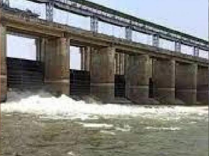 All the 22 doors of Hippargi were opened after the visit of officials from Sangli | सांगलीतील अधिकाऱ्यांच्या भेटीनंतर हिप्परगीची सर्व २२ दरवाजे उघडली All the 22 doors of Hippargi were opened after the visit of officials from Sangli | सांगलीतील अधिकाऱ्यांच्या भेटीनंतर हिप्परगीची सर्व २२ दरवाजे उघडली