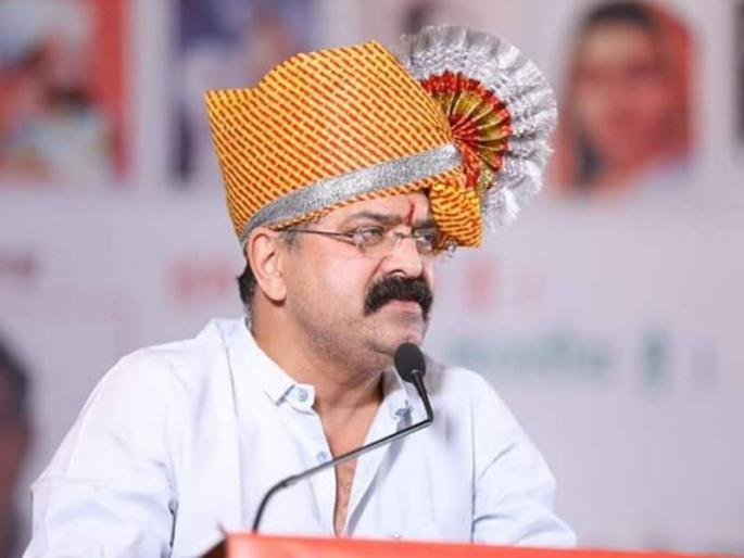 Maharashtra Election 2019: jitendra ahwad critics on Uddhav Thackeray in mumbra kalwa constituency | Maharashtra Election 2019: तिथं हिरव्याला गाडा म्हणतात अन् इथं... ; आव्हाडांची उद्धव ठाकरेंवर सडकून टीका Maharashtra Election 2019: jitendra ahwad critics on Uddhav Thackeray in mumbra kalwa constituency | Maharashtra Election 2019: तिथं हिरव्याला गाडा म्हणतात अन् इथं... ; आव्हाडांची उद्धव ठाकरेंवर सडकून टीका