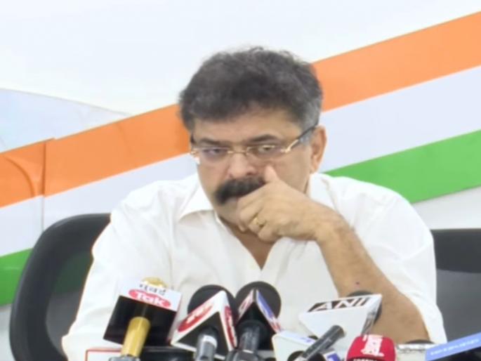 Jitendra Awhad targets Ajit Pawar group on Sharad Pawar's allegations | "सोडून जायचं होतं तर..."; जितेंद्र आव्हाड पत्रकार परिषदेत भावूक, डोळे पाणावले Jitendra Awhad targets Ajit Pawar group on Sharad Pawar's allegations | "सोडून जायचं होतं तर..."; जितेंद्र आव्हाड पत्रकार परिषदेत भावूक, डोळे पाणावले