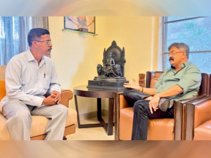 Police filming at Jitendra Awhad's house; Awhad's anger at press conference | जितेंद्र आव्हाडांच्या घरात पोलिसांकडून चित्रीकरण; पत्रकार परिषदेत आव्हाडांचा संताप Police filming at Jitendra Awhad's house; Awhad's anger at press conference | जितेंद्र आव्हाडांच्या घरात पोलिसांकडून चित्रीकरण; पत्रकार परिषदेत आव्हाडांचा संताप