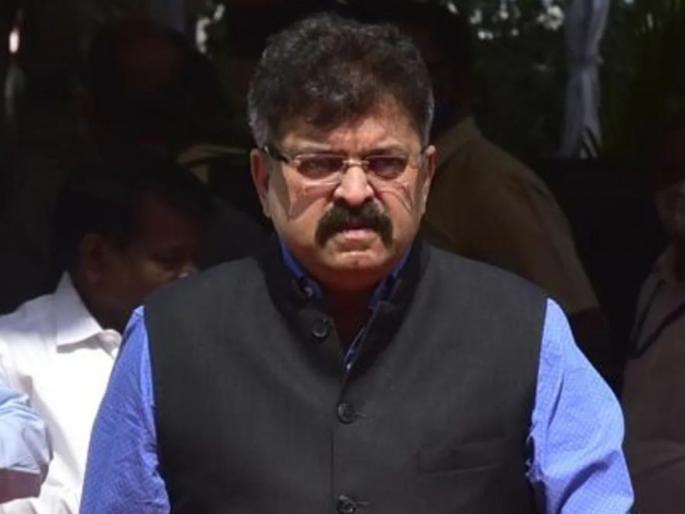 Don't force someone to commit suicide by harassing them says Jitendra Awhad | कुणाला त्रास देऊन आत्महत्या करायला भाग पाडू नका - जितेंद्र आव्हाड Don't force someone to commit suicide by harassing them says Jitendra Awhad | कुणाला त्रास देऊन आत्महत्या करायला भाग पाडू नका - जितेंद्र आव्हाड