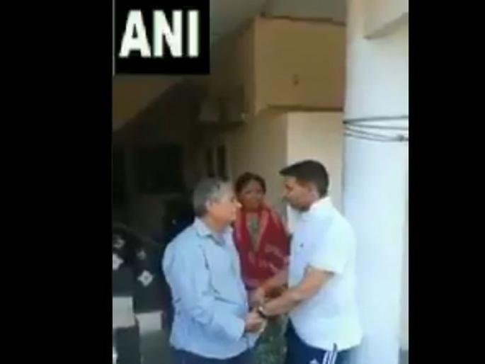 congress acting president jitu patwari tongue slips while hustings in madhya pradesh | VIDEO : माझी इज्जत ठेवा, पार्टी गेली तेल लावत - काँग्रेस आमदाराचा अजब प्रचार congress acting president jitu patwari tongue slips while hustings in madhya pradesh | VIDEO : माझी इज्जत ठेवा, पार्टी गेली तेल लावत - काँग्रेस आमदाराचा अजब प्रचार